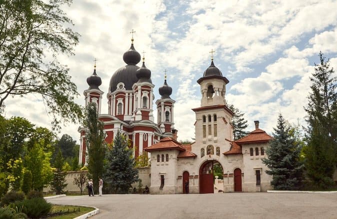 экскурсии по Молдове в выходные дни монастырь